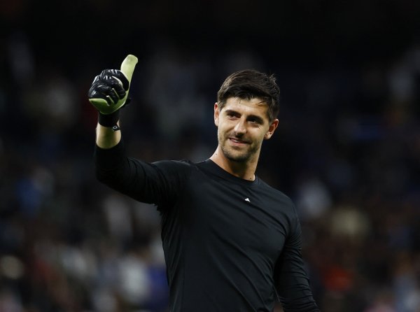 Marca: Courtois gia hạn hợp đồ
